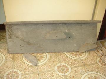 Attaccapanni in arte molto povera