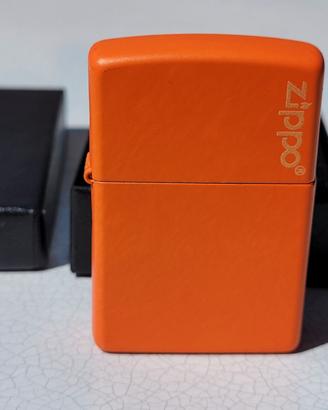 ZIPPO ARANCIONE ORANGE CON LOGO ORIGINALE NUOVO