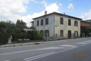 Immobile in asta di 86 m² con 3 locali e box auto 