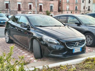 Volvo V40 1.6 D2 Summum nera. Impeccabile.