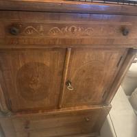 Mobiletto /credenza di legno