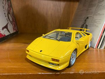 Modellino auto Burago Lamborghini Diablo 1:18