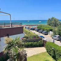 Villa fronte mare santa severa