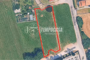 TERRENO EDIFICABILE A CREMNAGO