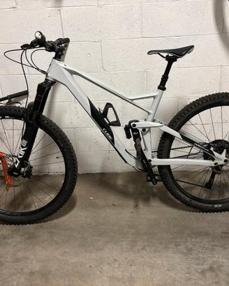 Cube stereo 150 Race