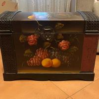 baule in legno decorato