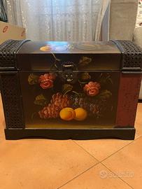 baule in legno decorato