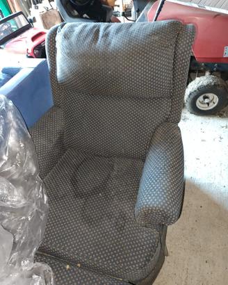 2 poltrone usate da coprire 