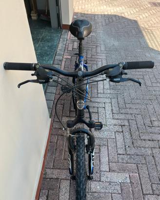 Mountain bike trek 3700