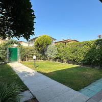 VILLA A SCHIERA CENTRALE A CAZZANO DI TRAMIGNA