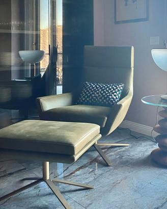 Poltrona e Pouf in Pelle - DESIGN in forte SCONTO