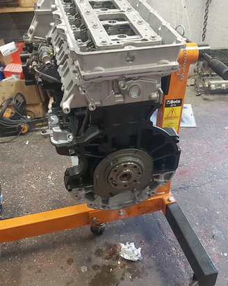 Motori e ricambi ford transit 2400tdci vari anni