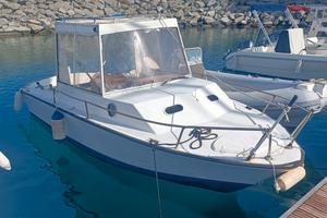 Barca Pilotina Cabinata 5,80 Motore Honda 40/60 CV