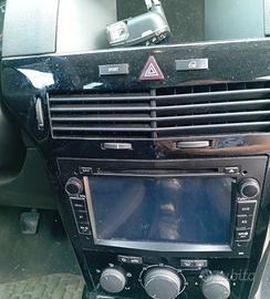 Radio due din Opel Astra H con navigatore