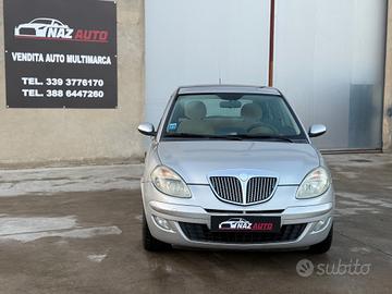 Lancia Ypsilon 1.2 16V Platino