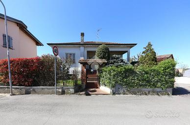 VILLA SINGOLA A ROVERBELLA