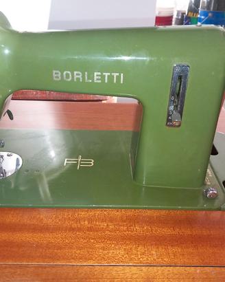 Macchina da cucire meccanica Borletti con mobile