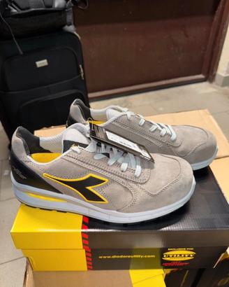 2 paia di Scarpe Diadora Utility Geox taglia 42