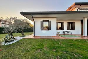 VILLA SINGOLA A MONTEBELLUNA