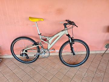 Mountain Bike sportiva 