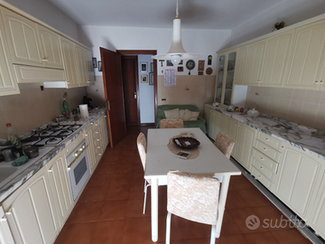 1° piano con ascensore e rampa per disable