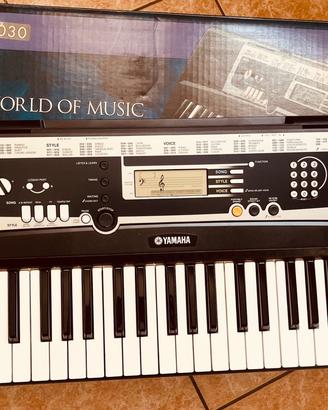 Pianola YAMAHA YPT-210