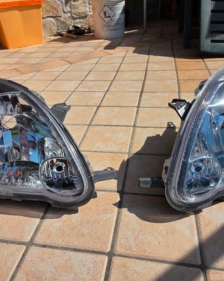 Fari Anteriori Toyota Yaris 2004