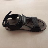 sandalo grigio Geox n41 esterno e soletta in pelle