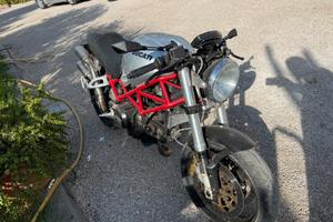Ducati monster 759  del 2000
