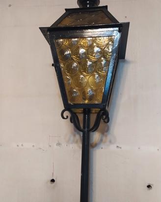 lampada in ferro battuto vintage