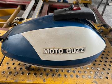 Serbatoio marmitte moto guzzi v50 del 1980