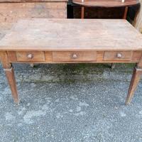 Tavolo antico fine '700 in noce