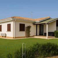 Villette indipendenti in residence con piscina.Pre