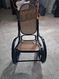 sedia a dondolo in legno 