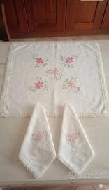 Set Tavola Vintage Ricamato a Mano - Tovaglia + 6