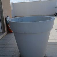 2 Vasi in resina da 100 bianchi