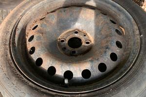 4 cerchi e 4 gomme invernali 195/65 R16