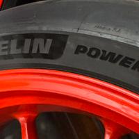 Gomme moto