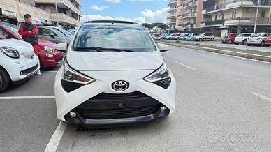 Toyota Aygo Connect 1.0 VVT-i 72 CV 5 porte x-play