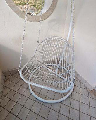 poltrona sospesa da giardino in rattan