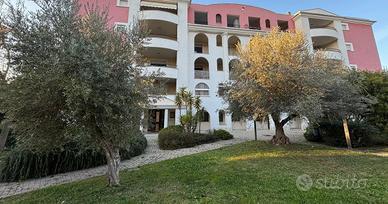 QUADRILOCALE CON CANTINA E POSTO AUTO