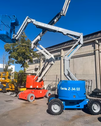 Piattaforma a braccio GENIE Z34/22 diesel
