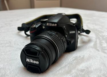 Nikon D3200 con obbiettivo 18-55mm