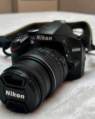 Nikon D3200 con obbiettivo 18-55mm