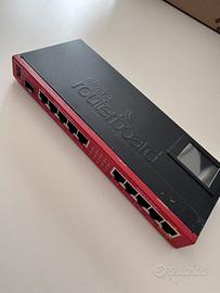 MikroTik RB2011UiAS-IN – Router/Switch