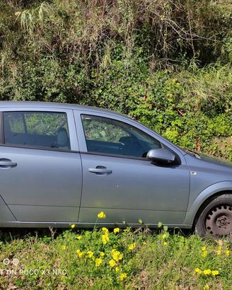 Sportello cofano Opel Astra H 