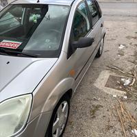 FORD FIESTA COMPRESA DI ASSICURAZIONE!!!!!