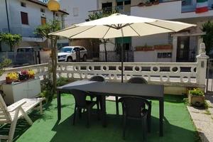 Vacanze in villetta con giardino vicino al mare