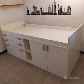 Letto singolo con armadio