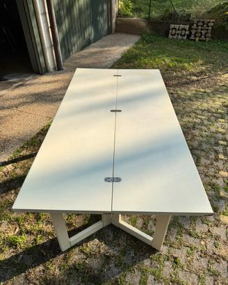 Tavolo pieghevole in legno bianco salvaspazio